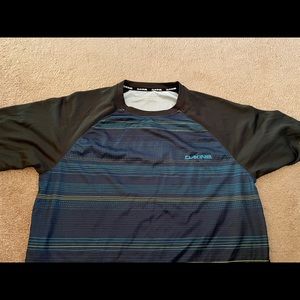 Dakine mens workout shirt